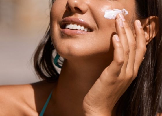 Bôi đủ kem chống nắng có chống đen không