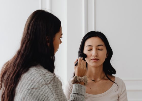 Các bước trang điểm với cushion và kem chống nắng